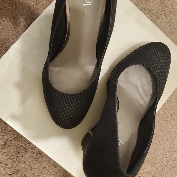 Levity Black Snake Embossed Wedges - Picture 2 of 6